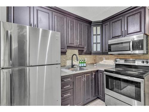 7-119 Cedar Street S, Kitchener, ON - Indoor Photo Showing Kitchen