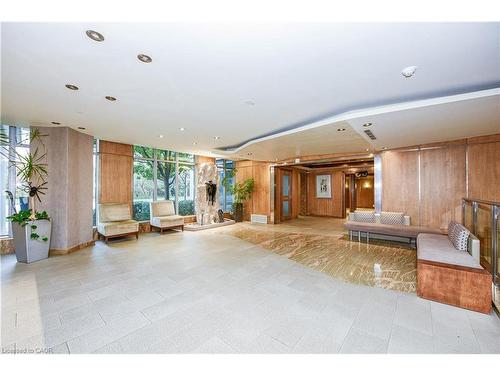 109-2119 Lake Shore Boulevard W, Toronto, ON - Indoor