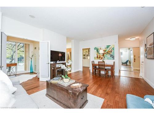 109-2119 Lake Shore Boulevard W, Toronto, ON - Indoor Photo Showing Living Room