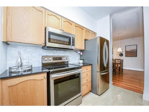 109-2119 Lake Shore Boulevard W, Toronto, ON - Indoor Photo Showing Kitchen