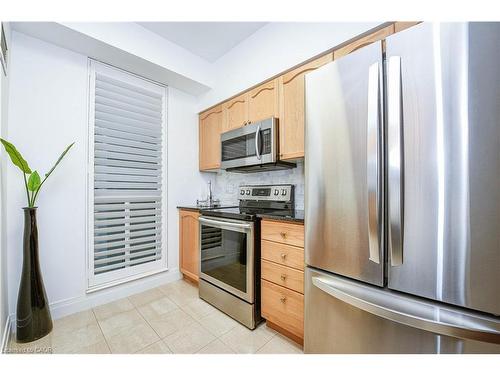 109-2119 Lake Shore Boulevard W, Toronto, ON - Indoor Photo Showing Kitchen