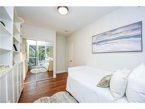 109-2119 Lake Shore Boulevard W, Toronto, ON - Indoor Photo Showing Bedroom