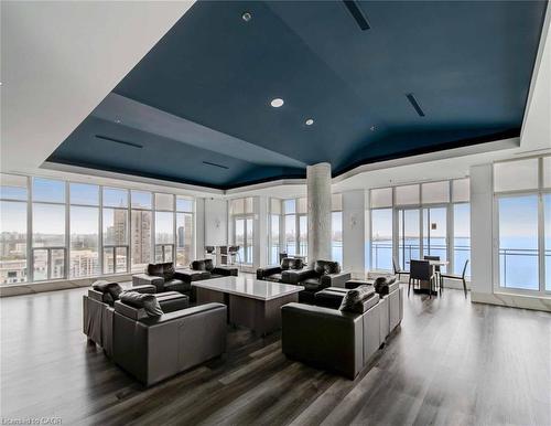 109-2119 Lake Shore Boulevard W, Toronto, ON - Indoor