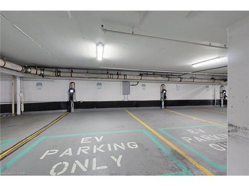 109-2119 Lake Shore Boulevard W, Toronto, ON - Indoor Photo Showing Garage