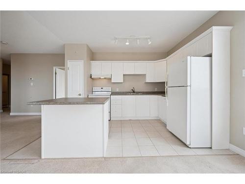 706-255 Keats Way, Waterloo, ON - Indoor Photo Showing Kitchen