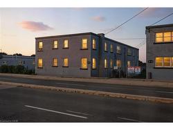 9-1755 King Street E Hamilton, ON L8K 1V6