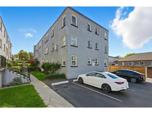 9-1755 King Street E, Hamilton, ON - Outdoor