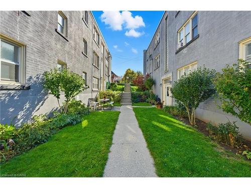 9-1755 King Street E, Hamilton, ON - Outdoor