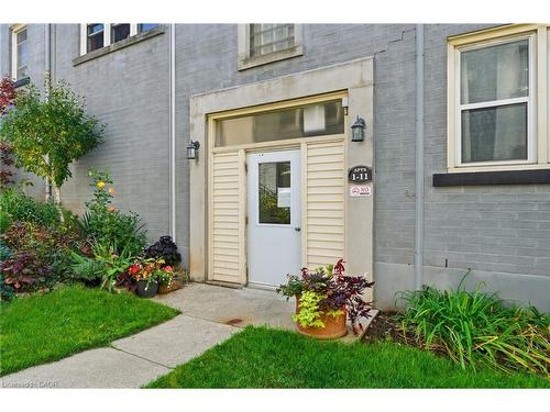 9-1755 King Street E, Hamilton, ON - Outdoor