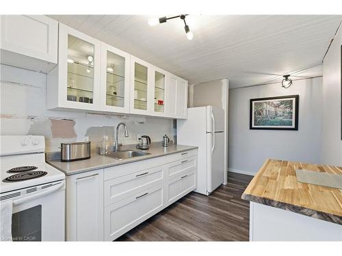 9-1755 King Street E, Hamilton, ON - Indoor Photo Showing Kitchen