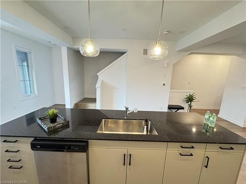 22-350 River Road, Cambridge, ON - Indoor Photo Showing Kitchen