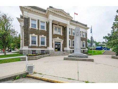 22-350 River Road, Cambridge, ON - Outdoor With Facade