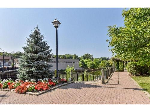 22-350 River Road, Cambridge, ON - Outdoor