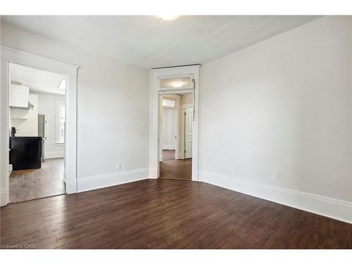 94 Scott Street, Kitchener, ON - Indoor Photo Showing Other Room