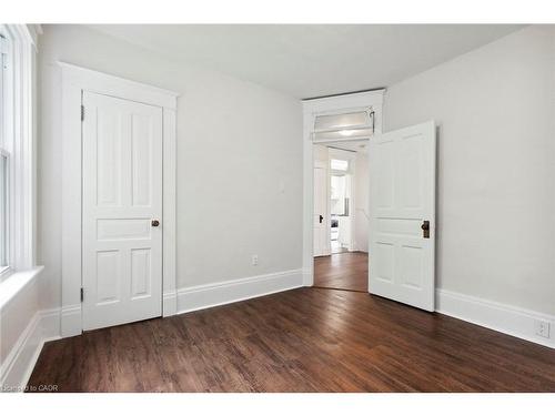 94 Scott Street, Kitchener, ON - Indoor Photo Showing Other Room