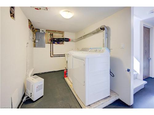 94 Scott Street, Kitchener, ON - Indoor Photo Showing Laundry Room
