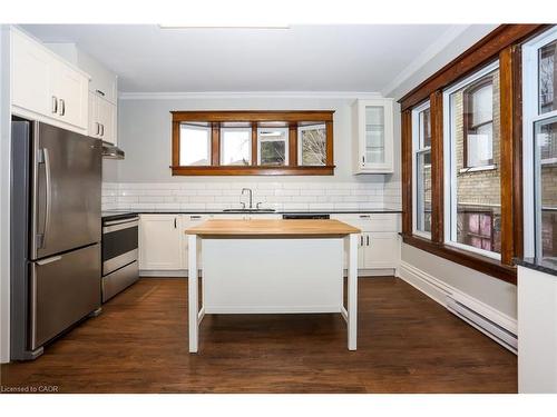 94 Scott Street, Kitchener, ON - Indoor Photo Showing Kitchen