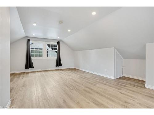 50 Sixth Avenue, Brantford, ON - Indoor Photo Showing Other Room