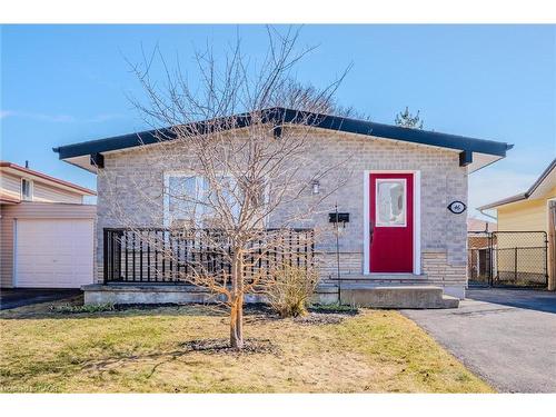 46 Roberts Crescent  Kitchener, ON N2E 1A5