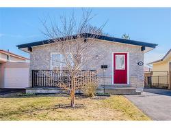 46 Roberts Crescent  Kitchener, ON N2E 1A5