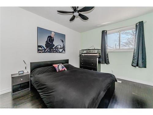 46 Roberts Crescent, Kitchener, ON - Indoor Photo Showing Bedroom