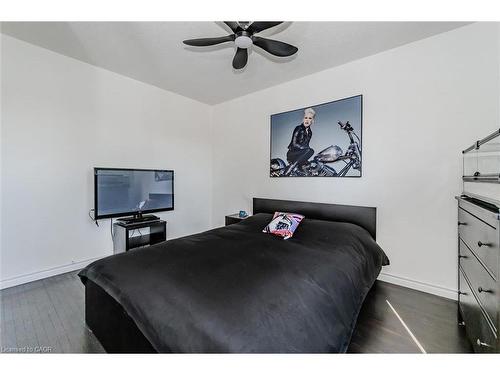 46 Roberts Crescent, Kitchener, ON - Indoor Photo Showing Bedroom