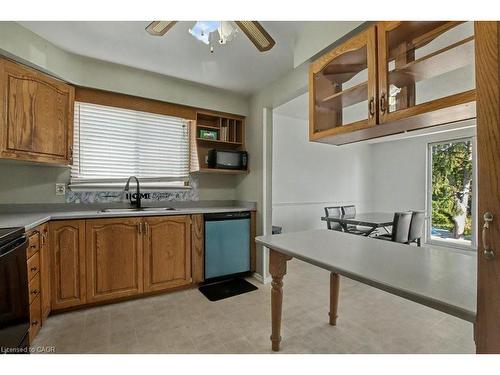 125 Ingleside Drive, Kitchener, ON - Indoor Photo Showing Kitchen