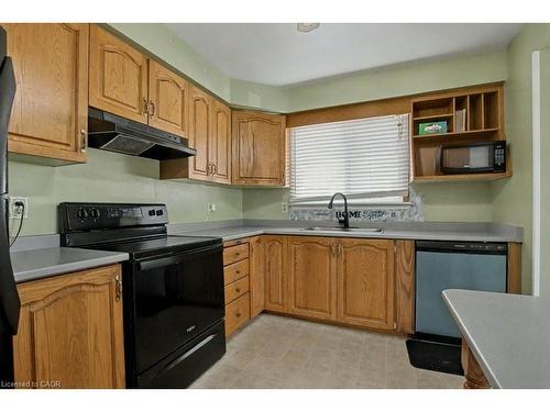 125 Ingleside Drive, Kitchener, ON - Indoor Photo Showing Kitchen