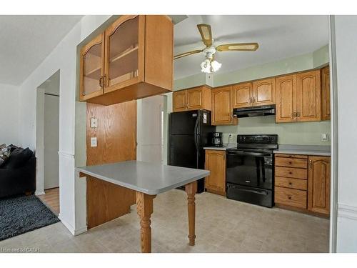 125 Ingleside Drive, Kitchener, ON - Indoor Photo Showing Kitchen