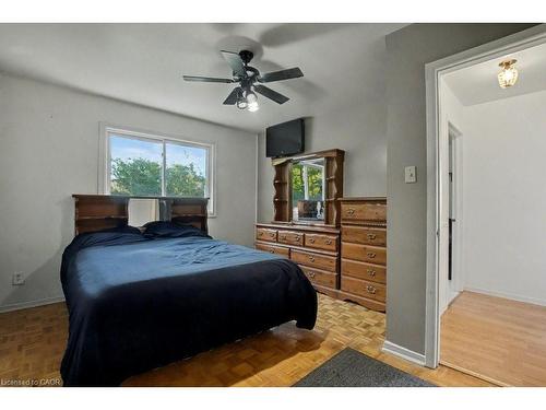 125 Ingleside Drive, Kitchener, ON - Indoor Photo Showing Bedroom