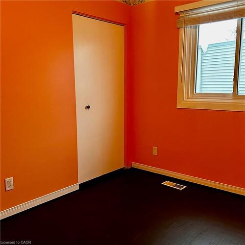 125 Ingleside Drive, Kitchener, ON - Indoor Photo Showing Other Room