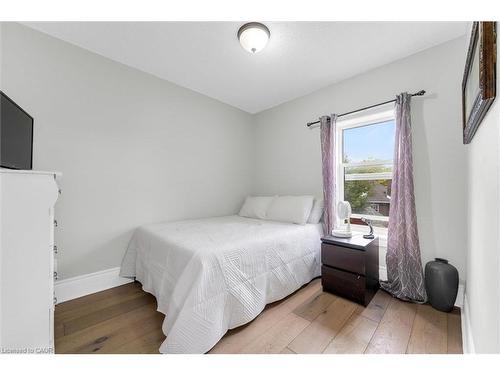 163 Leinster Avenue N, Hamilton, ON - Indoor Photo Showing Bedroom