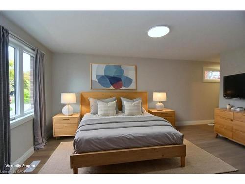 279 Hess Street S, Hamilton, ON - Indoor Photo Showing Bedroom