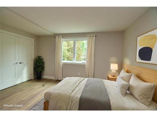 279 Hess Street S, Hamilton, ON - Indoor Photo Showing Bedroom