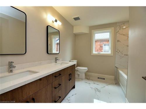279 Hess Street S, Hamilton, ON - Indoor Photo Showing Bathroom