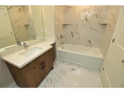 279 Hess Street S, Hamilton, ON - Indoor Photo Showing Bathroom