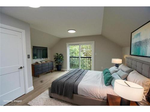 279 Hess Street S, Hamilton, ON - Indoor Photo Showing Bedroom