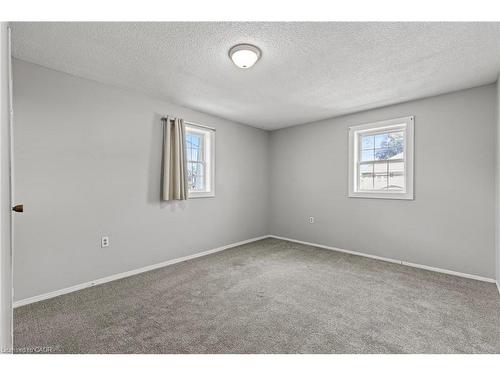 15 Mccormick Street, Welland, ON - Indoor Photo Showing Other Room