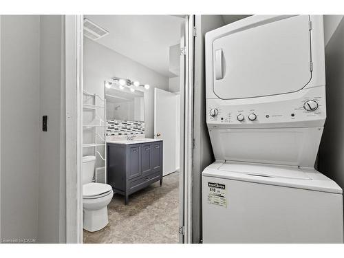 15 Mccormick Street, Welland, ON - Indoor Photo Showing Laundry Room