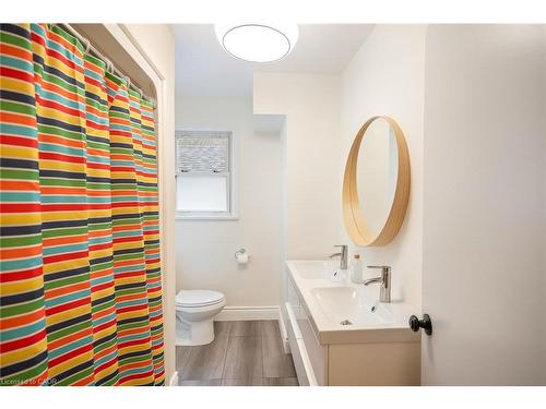 12 Duncan Drive, St. Catharines, ON - Indoor Photo Showing Bathroom