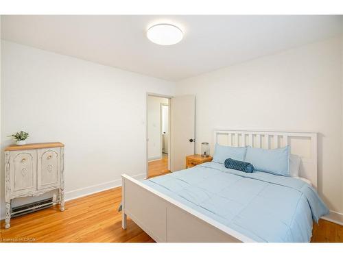 12 Duncan Drive, St. Catharines, ON - Indoor Photo Showing Bedroom