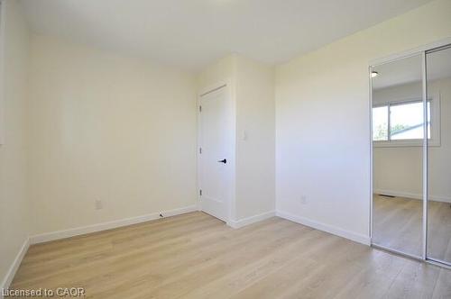 30 Grenadier Road, Cambridge, ON - Indoor Photo Showing Other Room