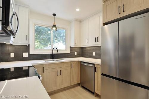 30 Grenadier Road, Cambridge, ON - Indoor Photo Showing Kitchen