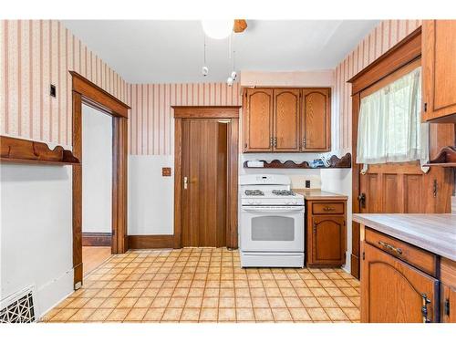 43 Mcnaughton Street, Cambridge, ON - Indoor Photo Showing Kitchen