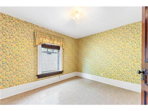 43 Mcnaughton Street, Cambridge, ON - Indoor Photo Showing Other Room