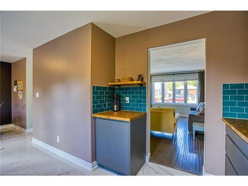 112 Arthur Street, St. Catharines, ON - Indoor Photo Showing Other Room