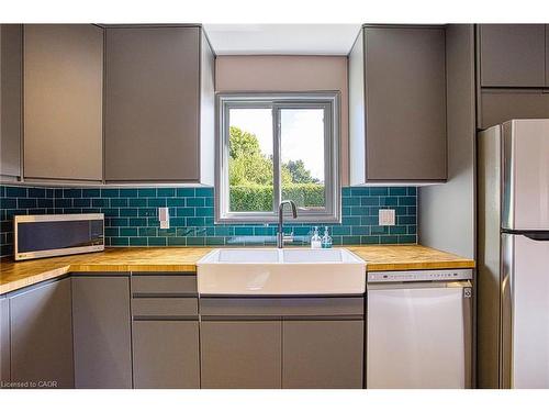 112 Arthur Street, St. Catharines, ON - Indoor Photo Showing Kitchen