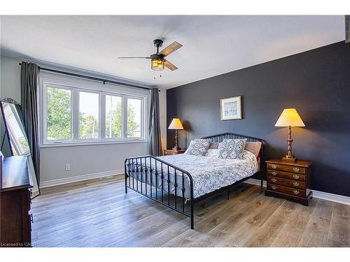 112 Arthur Street, St. Catharines, ON - Indoor Photo Showing Bedroom