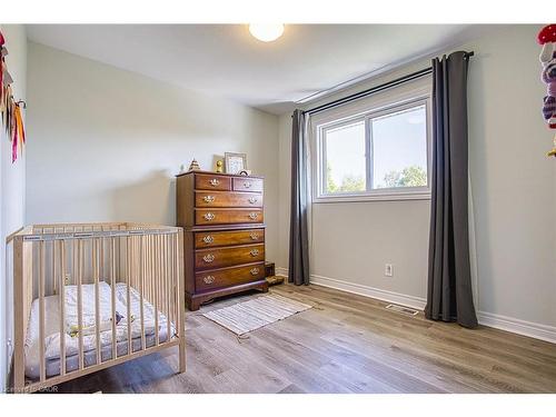 112 Arthur Street, St. Catharines, ON - Indoor Photo Showing Bedroom