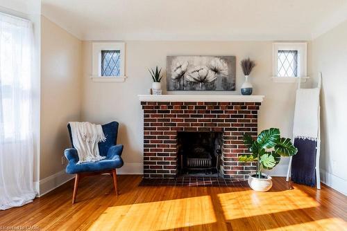 37 Lower Horning Road, Hamilton, ON - Indoor Photo Showing Living Room With Fireplace